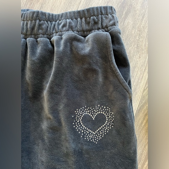 Lark + Grey “Mama” maternity velour sweatsuit in charcoal. Size M - Picture 8 of 11